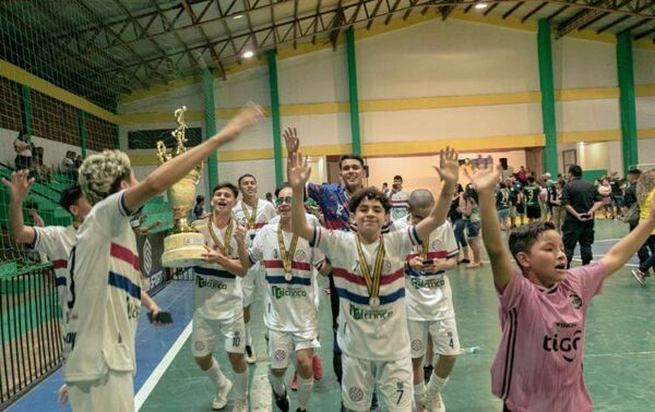 Amambay conquista el Tri Campeón Nacional C15 en Carmen del Paraná