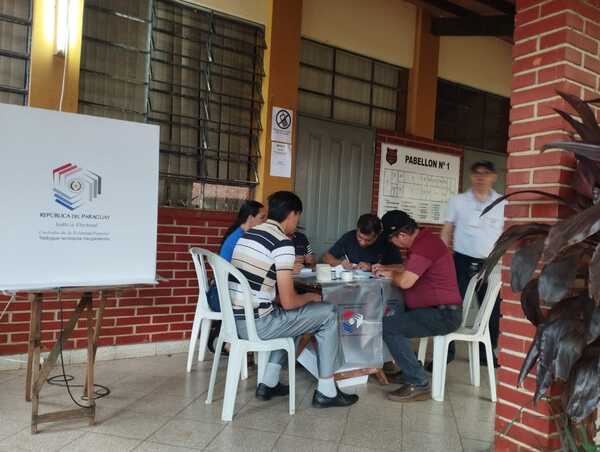 Justicia electoral no reporta faltas electorales tras apertura de locales de votación - La Clave