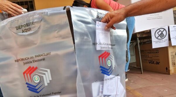 ENCUESTADORA DENUNCIA QUE LE IMPIDEN HACER BOCA DE URNA