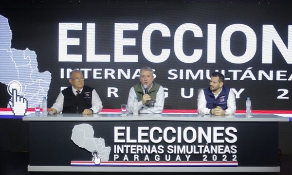Ministros del TSJE destacan tranquilidad y alto compromiso cívico en las elecciones internas