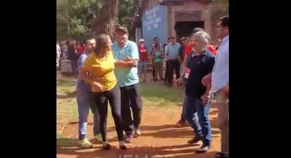 [VIDEO] Ya comienzan a repartirse "tongos" en locales de votación