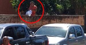 La Nación / Viral: una mujer doblando ropa sobre una muralla acapara Tiktok