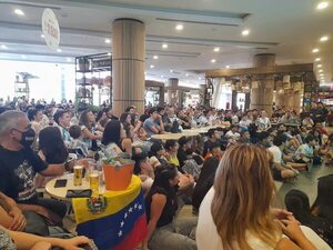 En Asunción, argentinos y franceses vibran con la final de la Copa del Mundo - Nacionales - ABC Color