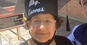 La Nación / ¡Nunca es tarde! Mujer de 82 años culminó la carrera de derecho en la UNA