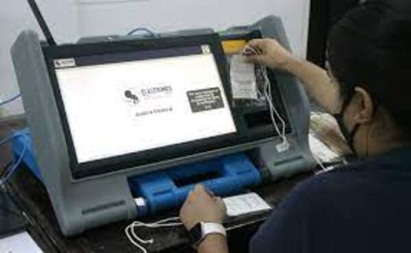 Diario HOY | Máquinas de votación averiadas en pleno comicios, da pie a preocupación