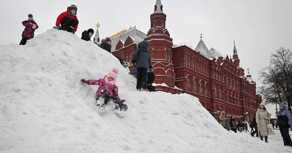 La Nación / Moscú registró récord de 30 centímetros de nieve