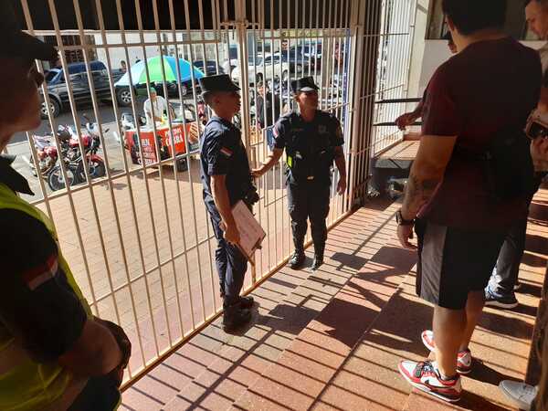 Internas 2022: Cerraron portones en locales de votación
