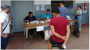 Supuesto elector tenía 15 papeletas en su poder, según denuncia
