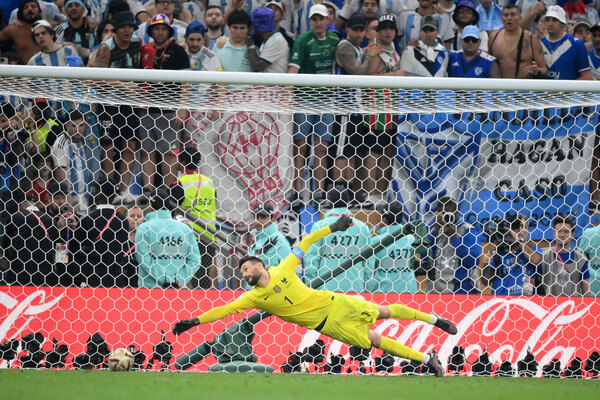 'Los penales son siempre crueles, salimos vacíos', dice Lloris