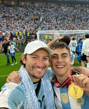 Édgar Barreto y el festejo de campeón junto a Paulo Dybala   - Mundial Qatar 2022 - ABC Color