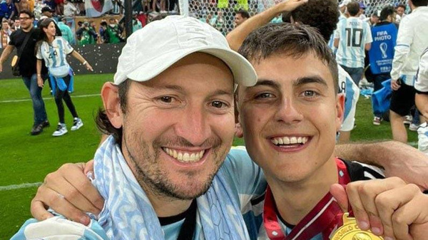 ¡El paraguayo que estuvo presente en los festejos de la sele Argentina!