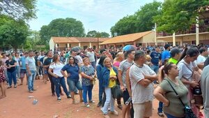 Uso de urnas electrónicas complicó las elecciones - Nacionales - ABC Color