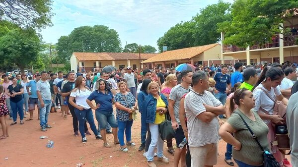 Uso de urnas electrónicas complicó las elecciones - Nacionales - ABC Color