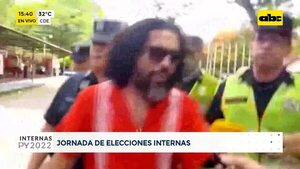 Internas 2022: Expulsado de local electoral por querer votar con dedo entintado - ABC Noticias - ABC Color