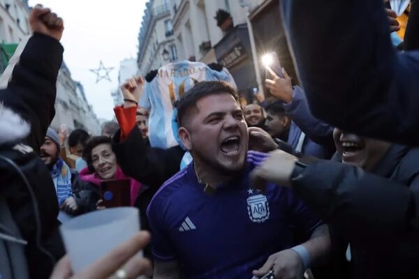 Éxtasis en la calle más argentina de París - Fútbol Internacional - ABC Color