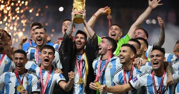 La Nación / Argentina es campeón del mundo y furor en redes