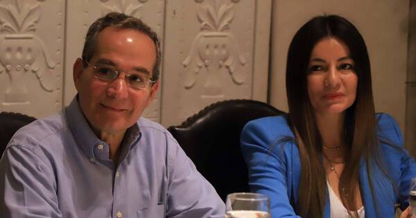 La Nación / Martín Burt, primer precandidato de la Concertación en reconocer su derrota