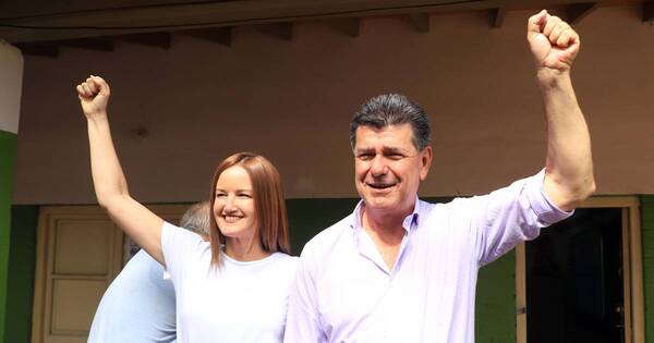 La Nación / Efraín Alegre y Soledad Núñez lideran las internas de la oposición, según TREP