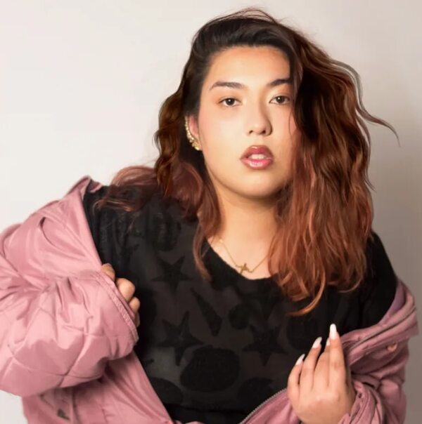Carmen Etsuko se lanza al “Vacío” - Música - ABC Color