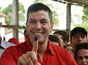 Colorados eligen a Santiago Peña para candidato presidencial •
