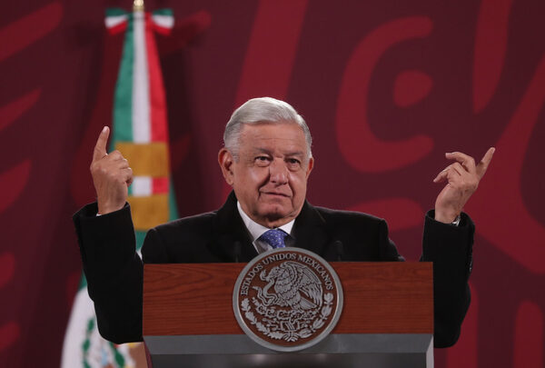 Migrantes mexicanos piden presionar a Canadá para obtener la residencia - MarketData