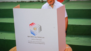 En escueto mensaje, Abdo reconoce su derrota en las internas coloradas