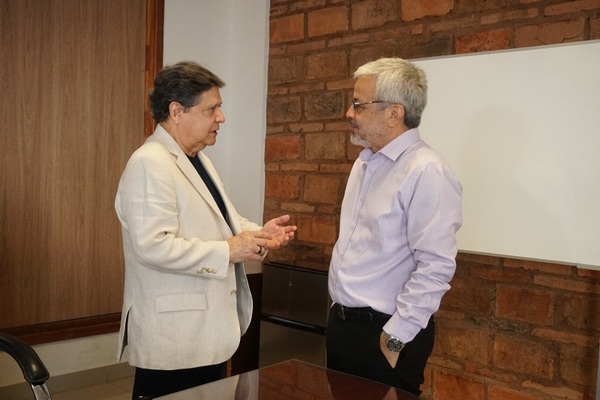 Euclides Acevedo anunció abrazo tricolor y anuncia acuerdos puntuales.