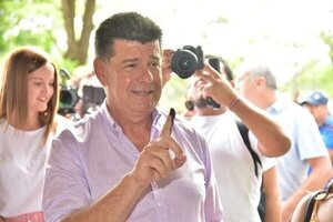 Efraín Alegre vence ampliamente en la Concertación Nacional - Radio Imperio