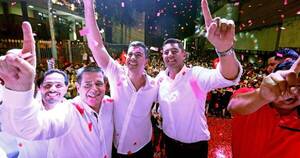 La Nación / Festejo en la ANR: “Vamos a abrazar a todos”, anunció Cartes