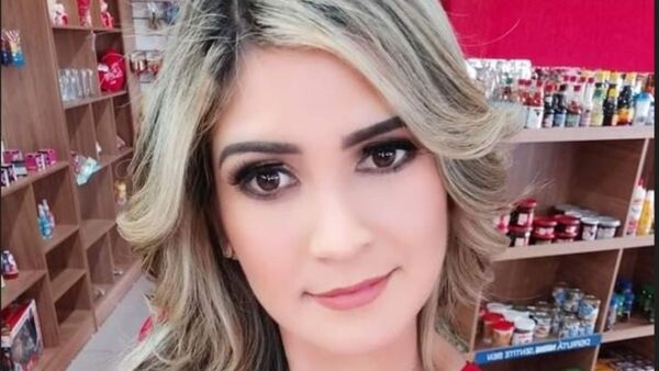 Denunció que intendente le tocó la cola en votación