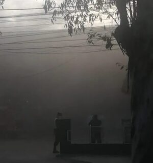 Voraz incendio obliga a evacuar zona de San Martín y Lillo - Nacionales - ABC Color
