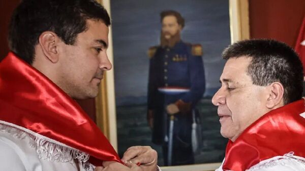 Santiago Peña, de ministro liberal a candidato presidencial de la ANR