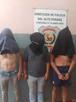 Detienen a tres mitãrusu tatáchos que hacían “trompos” con una camioneta - La Clave