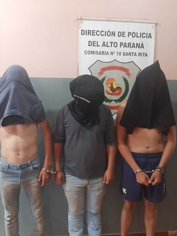 Detienen a tres mitãrusu tatáchos que hacían “trompos” con una camioneta - La Clave