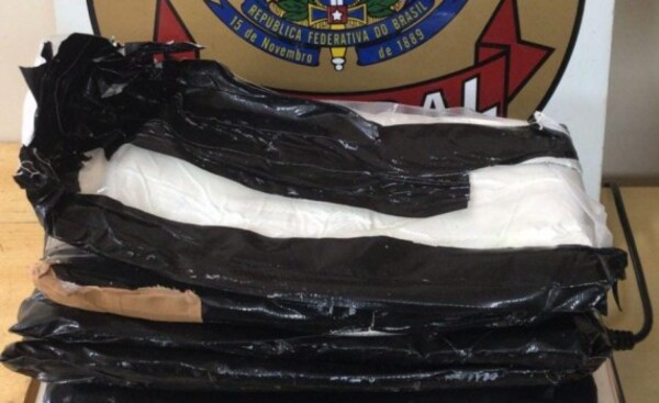 Joven paraguaya detenida con droga en aeropuerto de Foz