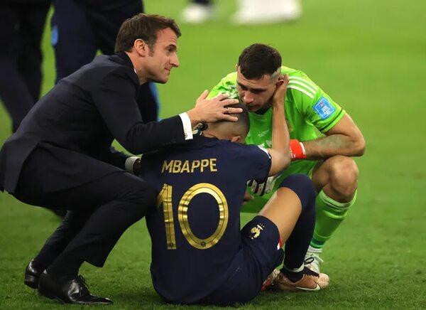 Actitud de Macron con Mbappé fue “ridícula” dice la oposición francesa - Mundo - ABC Color