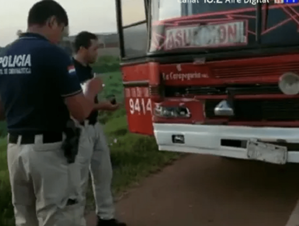 Hombre fallece tras ser embestido por un ómnibus en Carapeguá · Radio Monumental 1080 AM