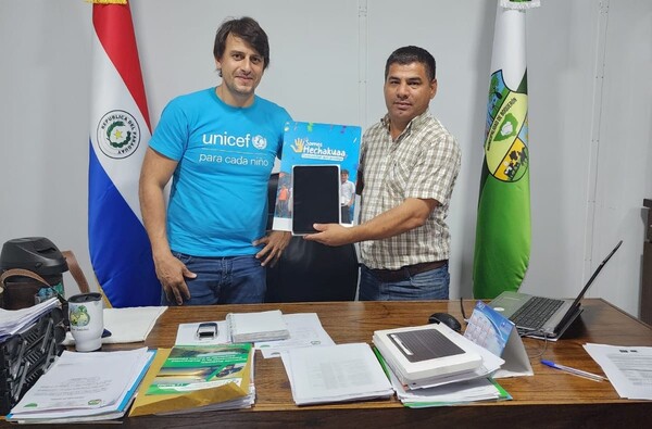 Entregan donaciones de materiales de comunicación a la CODENI de Boquerón.