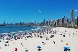 Camboriú muestra sus renovadas playas listas para los veraneantes