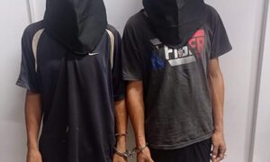 Capturan a delincuentes que acababan de despojar cadenilla a una mujer