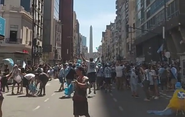 Impresionante estallido al consumarse la victoria de Argentina - La Prensa Futbolera