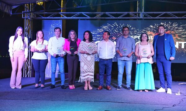 Premian a barrios ganadores de concurso