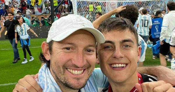 La Nación / Édgar Barreto celebró en la cancha con Paulo Dybala el campeonato mundial