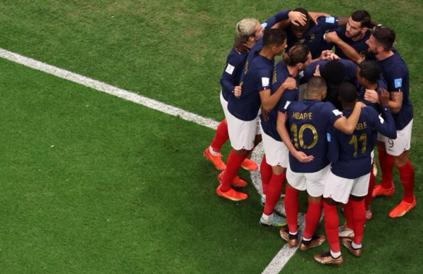 Los jugadores de Francia saludarán finalmente a los hinchas en París