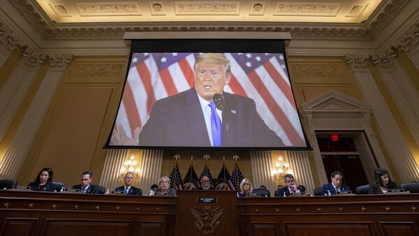 El comité que investiga el asalto al Capitolio pide imputar a Trump