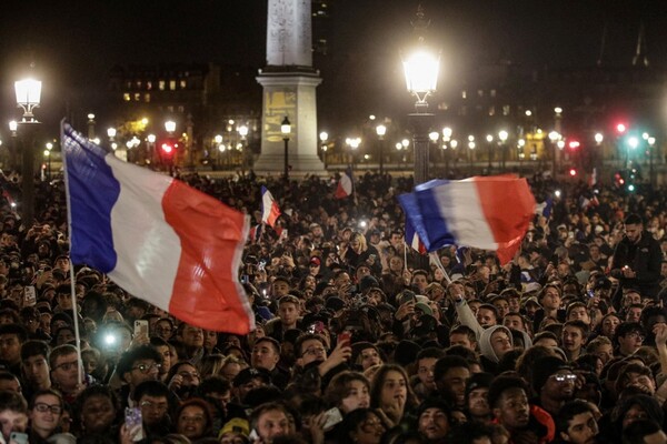 Diario HOY | Miles de aficionados aclaman a selección francesa pese a derrota en la final
