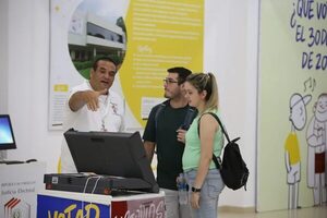 Demoras para votar: TSJE apunta a que faltó mayor capacitación con las máquinas  - Política - ABC Color