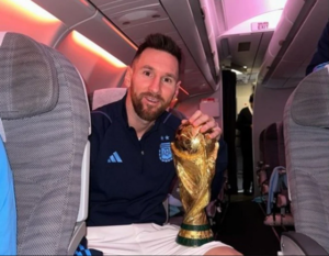 La intimidad del vuelo de los futbolistas argentinos de regreso a su país