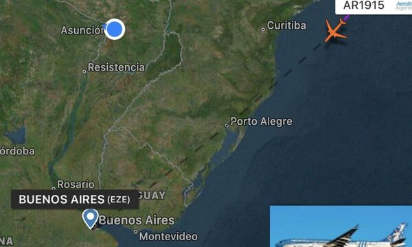 El avión que trae a la Selección argentina es seguido online a través de Internet y está cada vez más cerca