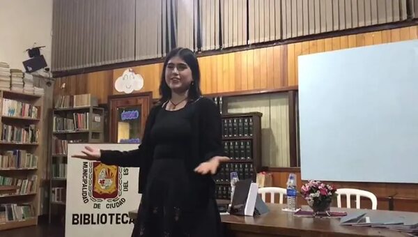 Joven presenta poemario en la Casa Bicentenario de la Literatura - Literatura - ABC Color